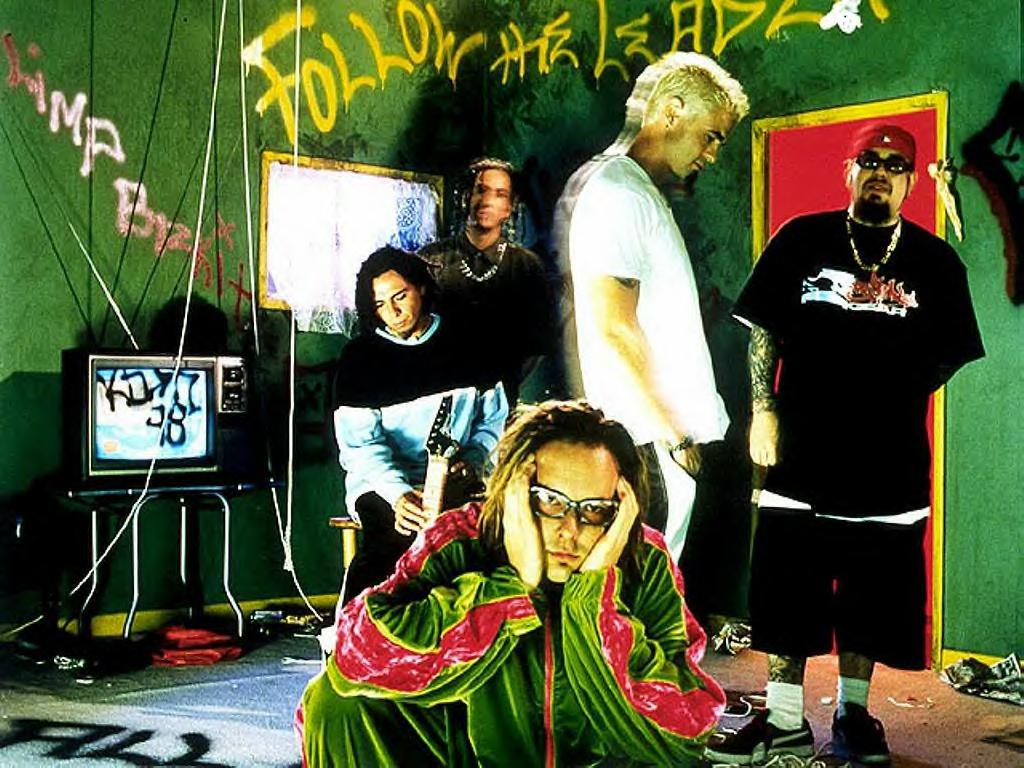 Korn 3 Color Band Sticker